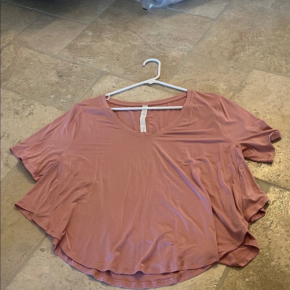 Lululemon flowy top